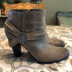 Miranda by Miranda Lambert Grey Booties | Size 8M